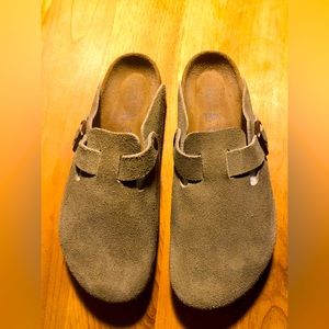 Birkenstock Boston suede clog